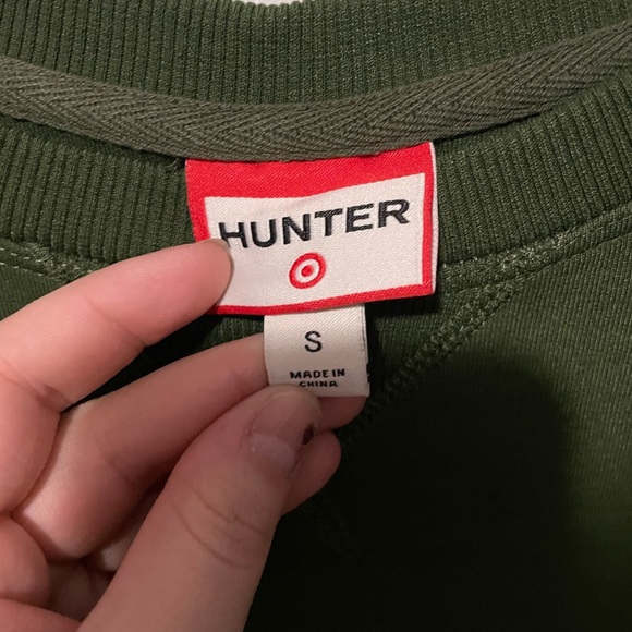 Very cute hunter sweatshirt with unique hem detail size small - Picture 4 of 4